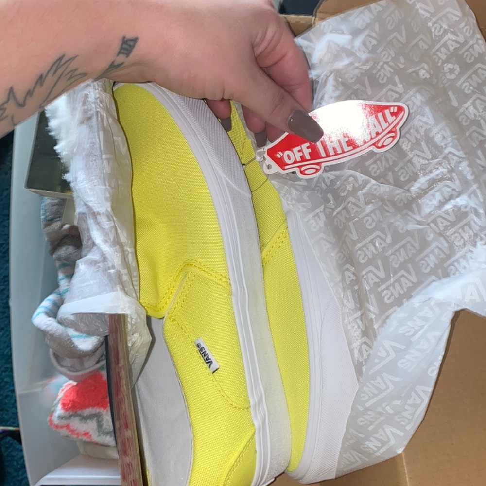 COPY - BRAND NEW NEVER BEEN WORN NEON YELLOW VANS